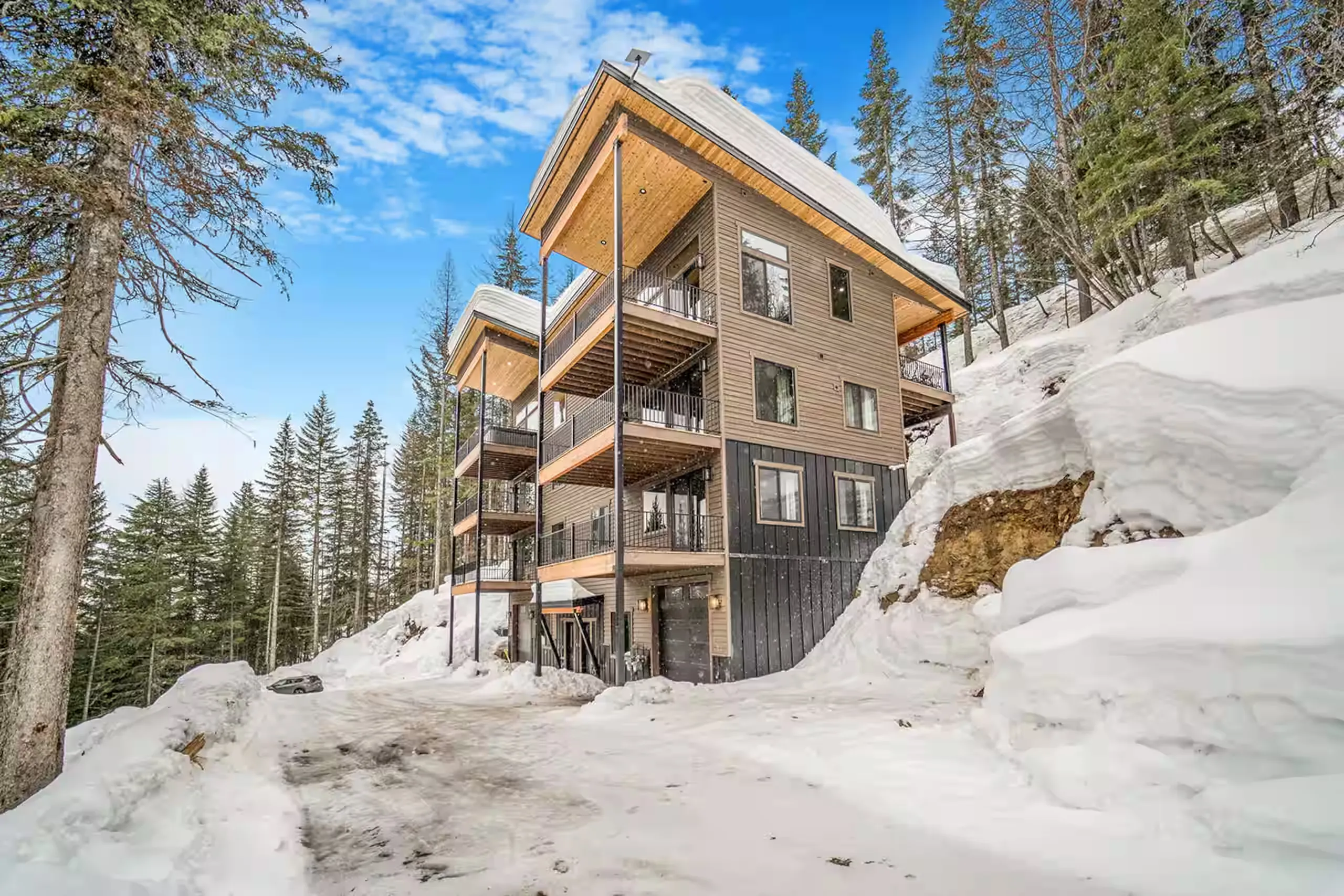Exterior of Ibex Lodge North in snow