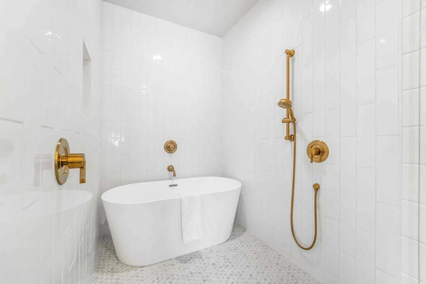Soaking tub, North master